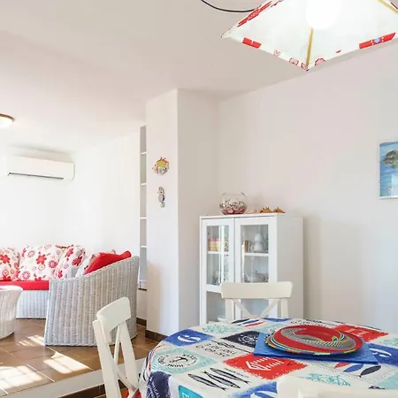 La Casa Con Patio A Holiday home Pomonte