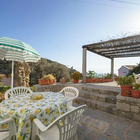 La Casa Con Patio A Casa de Férias Pomonte